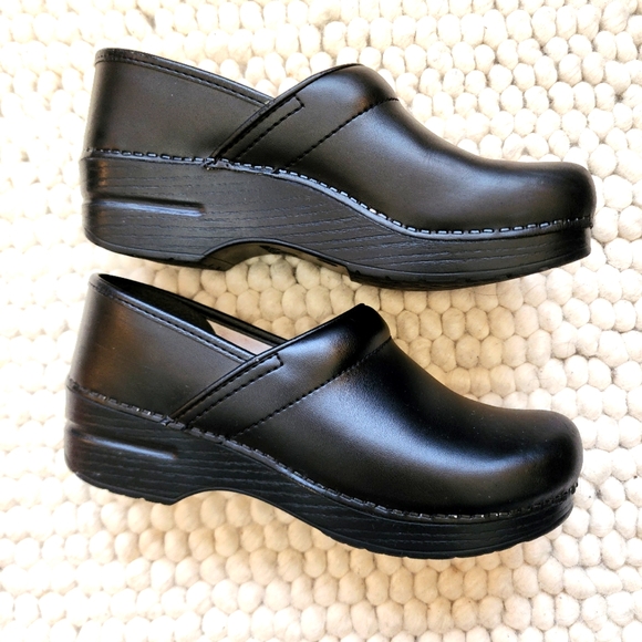 Dansko black leather clog. Size 39 - Picture 2 of 8